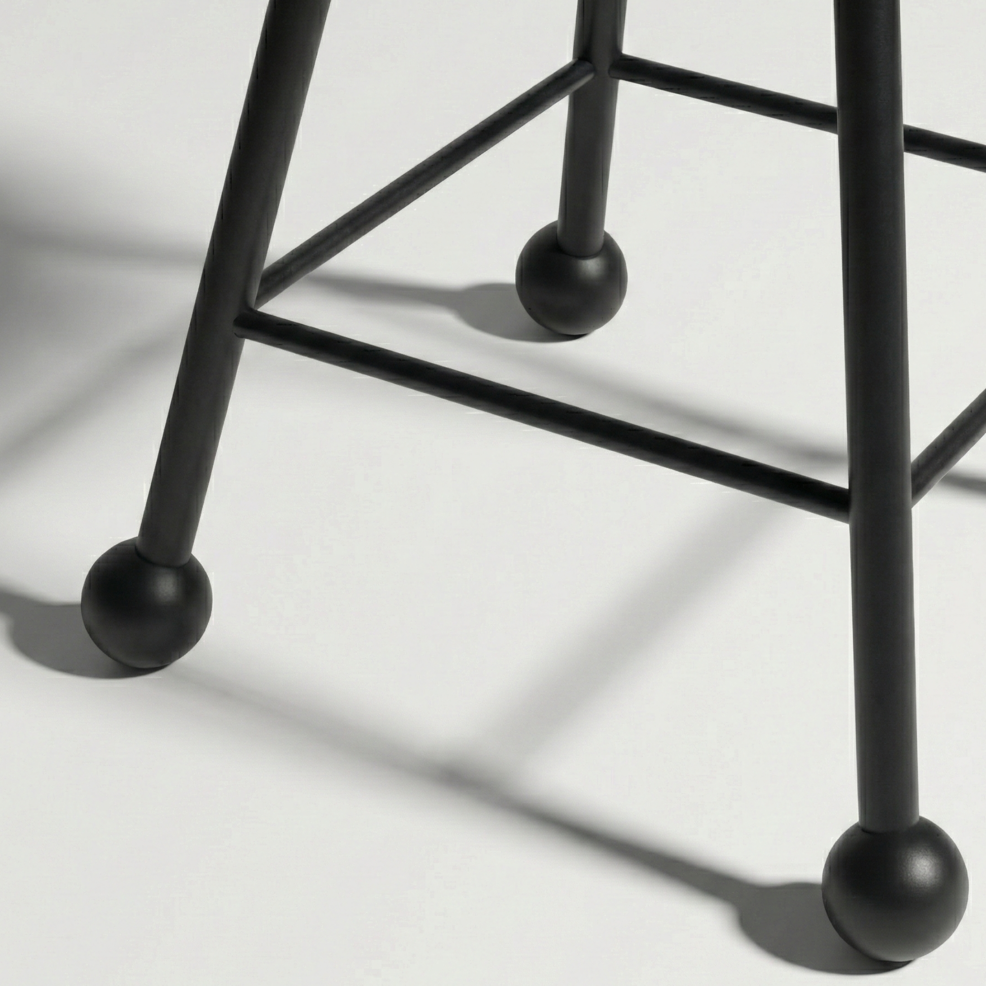 Tabure Deri Döşemeli Simsiyah Metal Ayaklı – 47cm