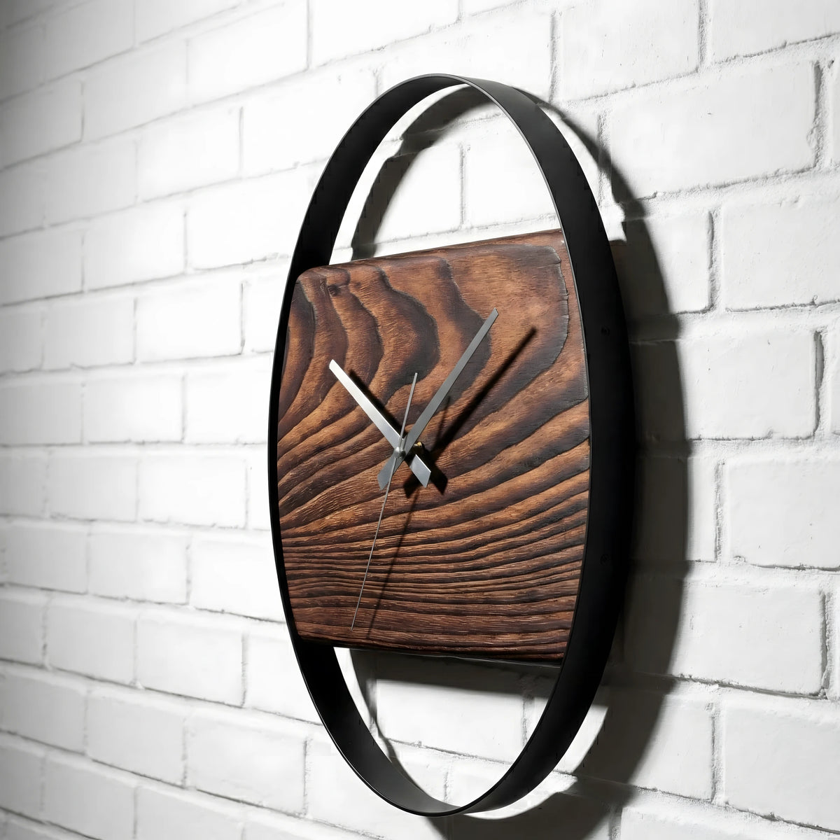 Shou Sugi Ban El Yapımı Ceviz Renk Köknar Ahşap Duvar Saati (48 cm)