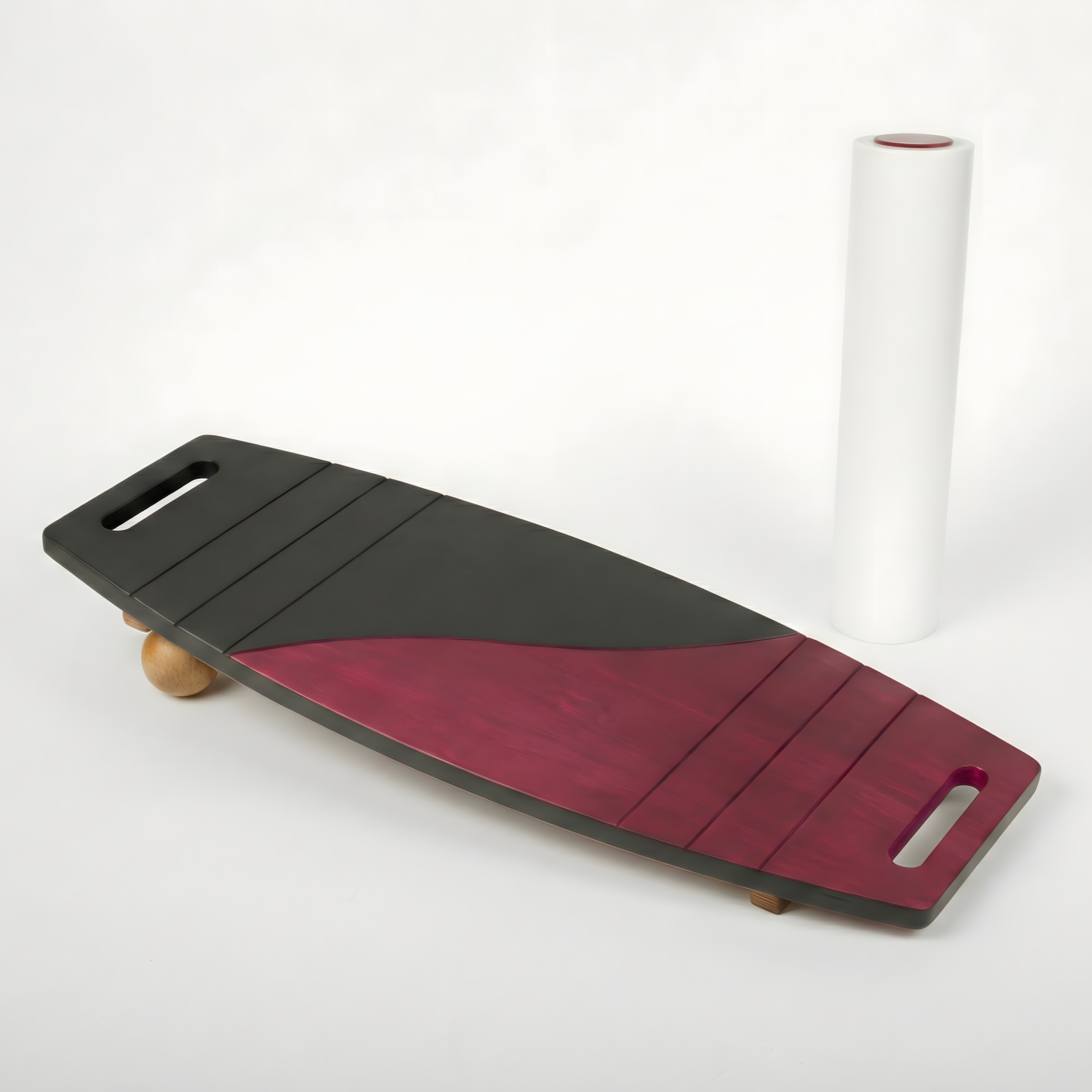 Siyah ve kırmızı renkli, çift fonksiyonlu ahşap roller board ve 3D denge topu seti.