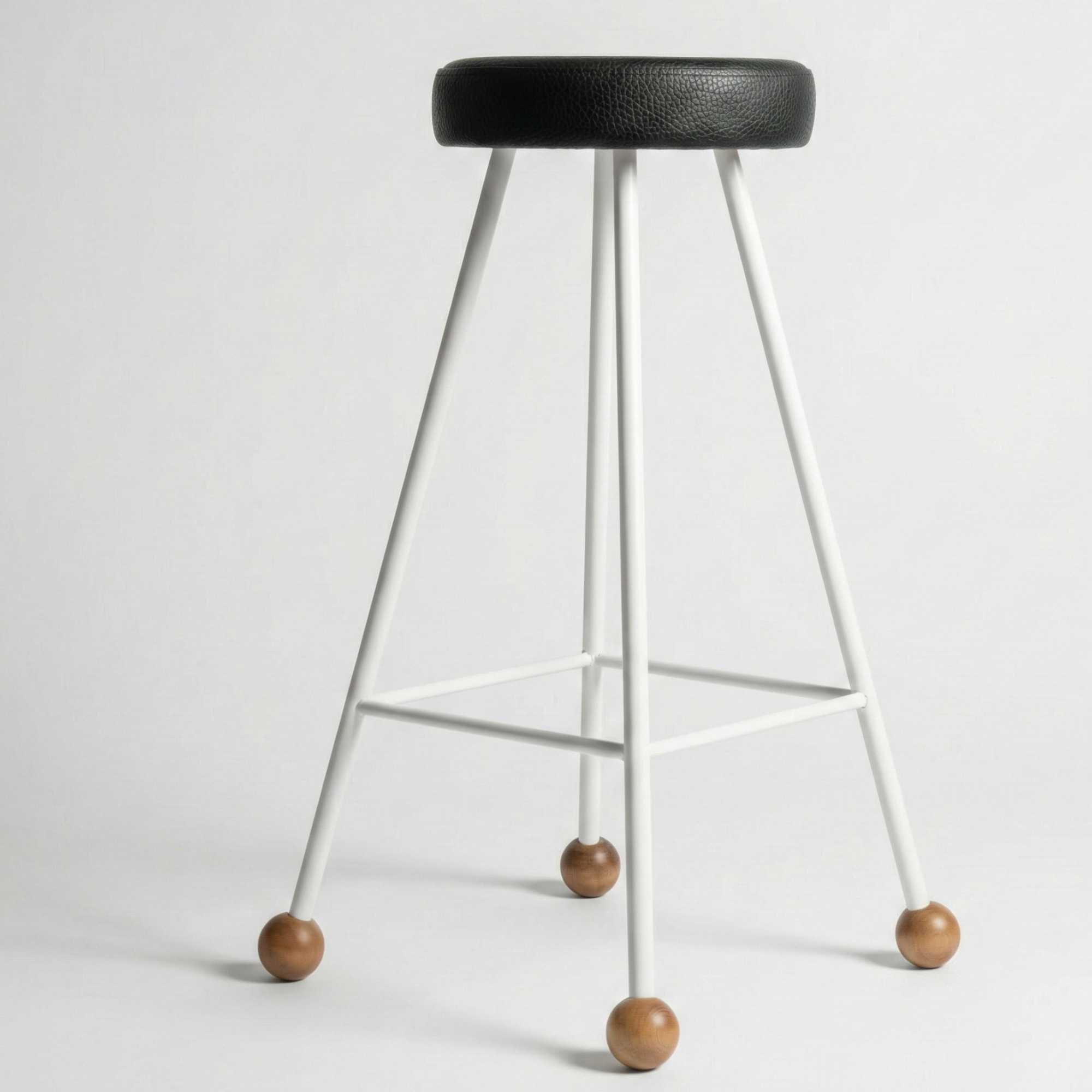 Bar Taburesi Deri Döşemeli Beyaz Metal Ayaklı – 75cm