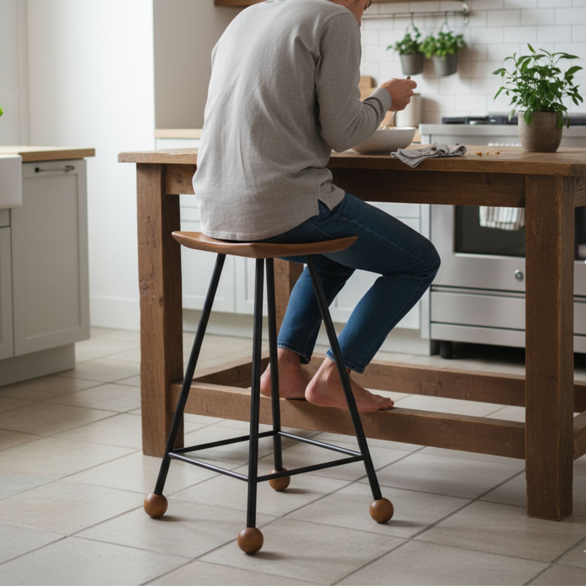 Bar Taburesi Ahşap Siyah Metal Ayaklı – 65cm