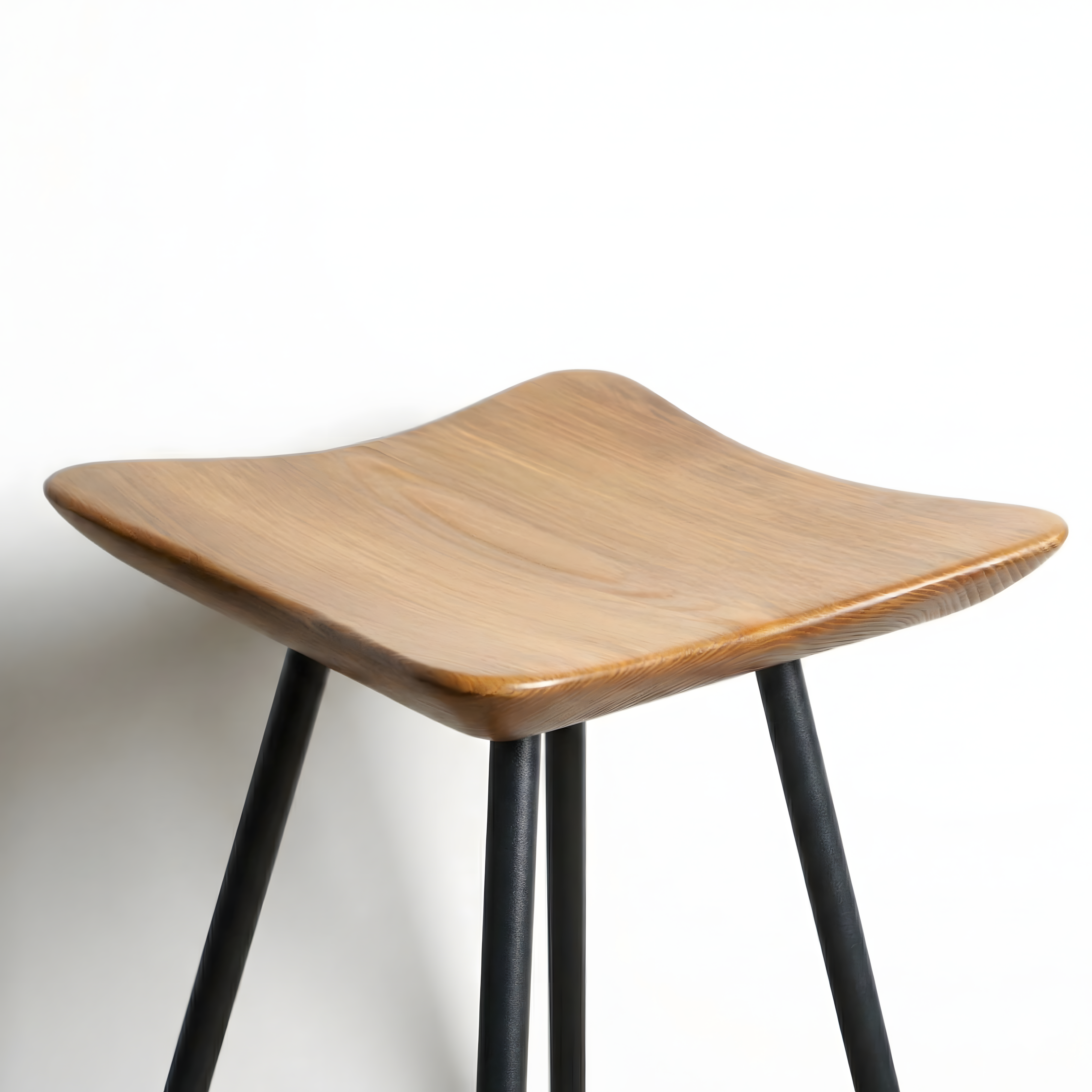 Bar Taburesi Ahşap Siyah Metal Ayaklı – 65cm