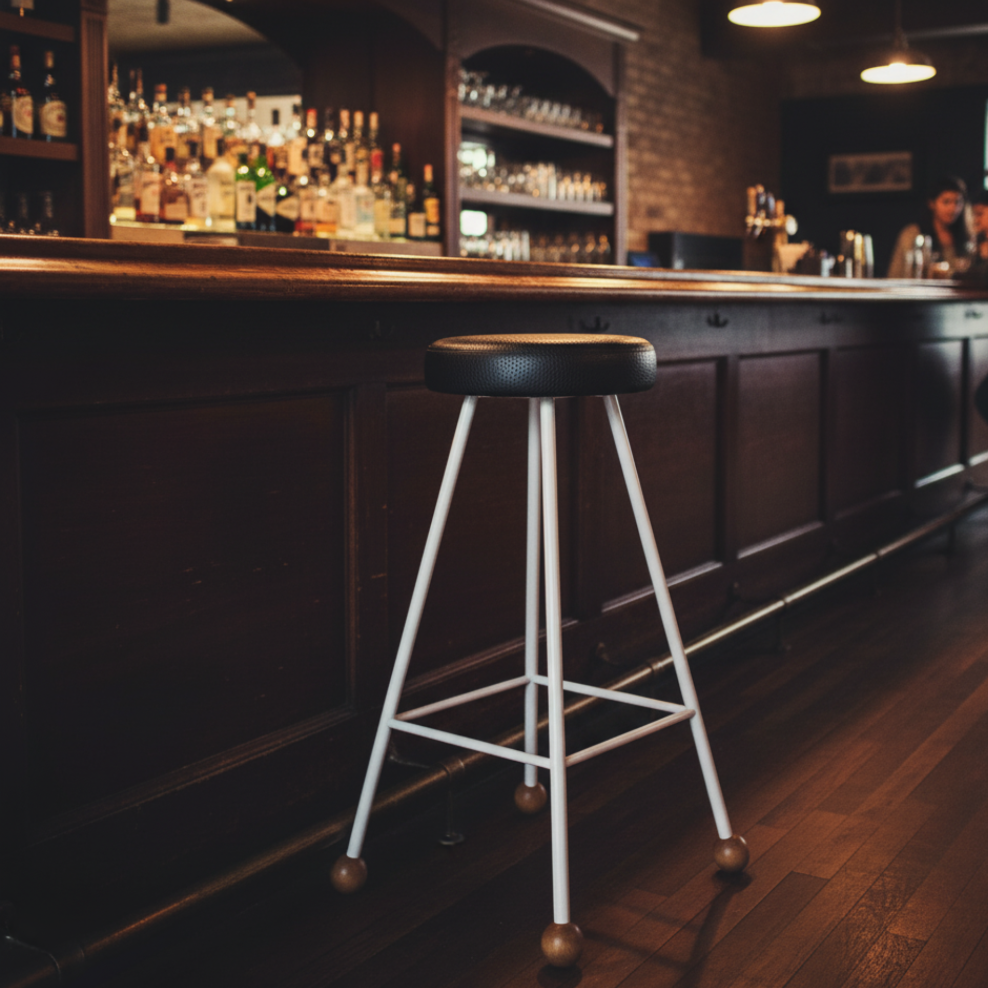 Bar Taburesi Deri Döşemeli Beyaz Metal Ayaklı – 75cm