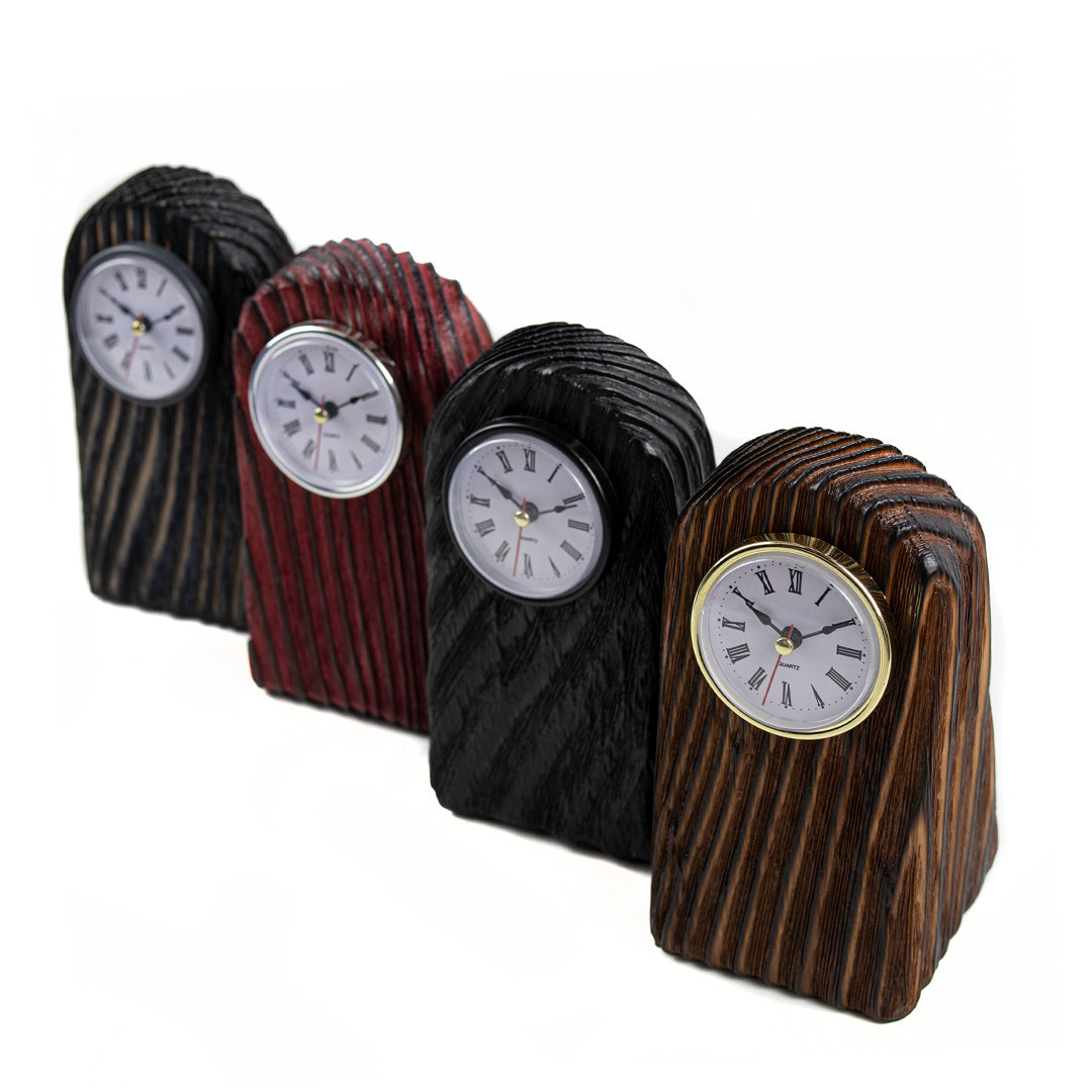 Köknar Ağacı Kırmızı Masa Saati