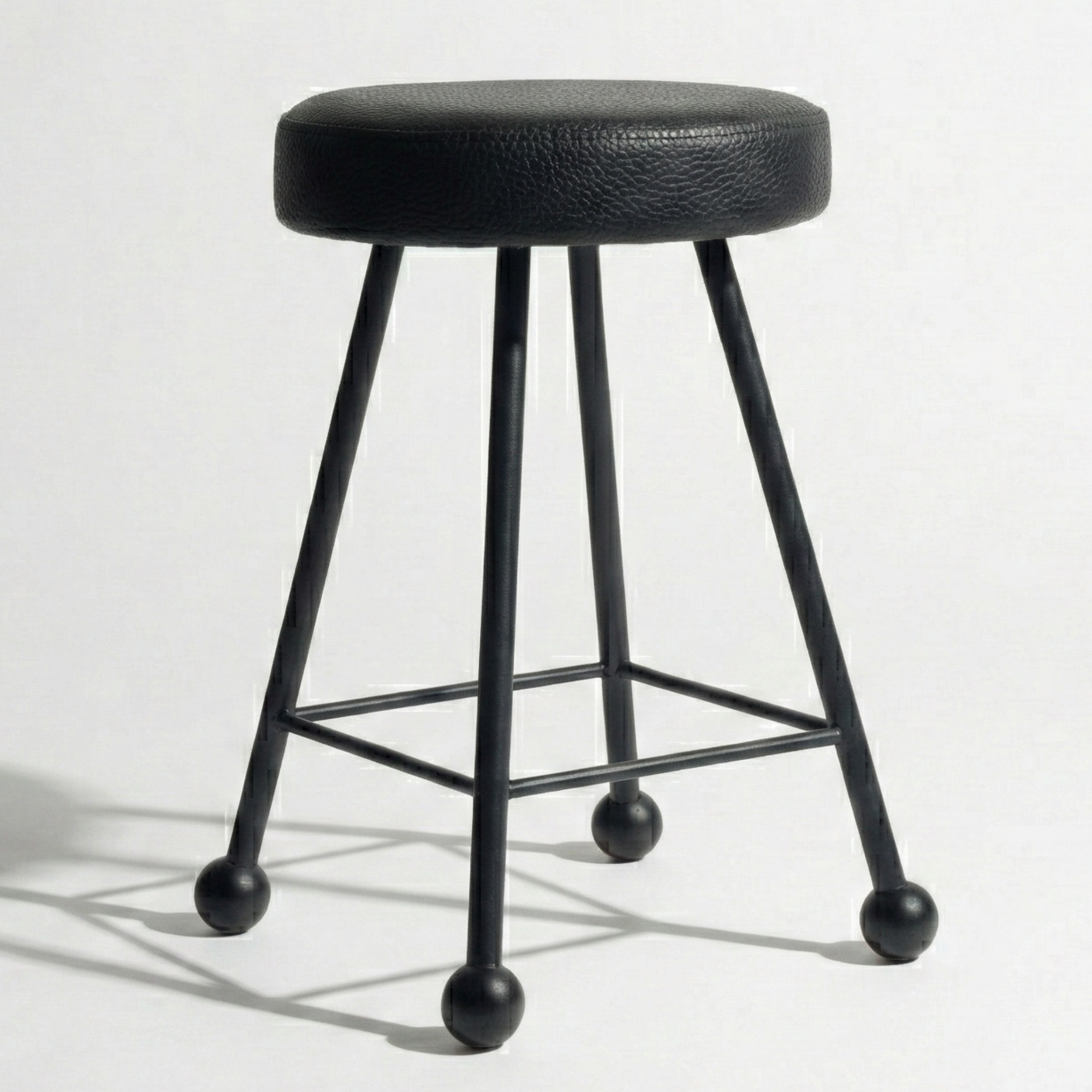 Tabure Deri Döşemeli Simsiyah Metal Ayaklı – 47cm