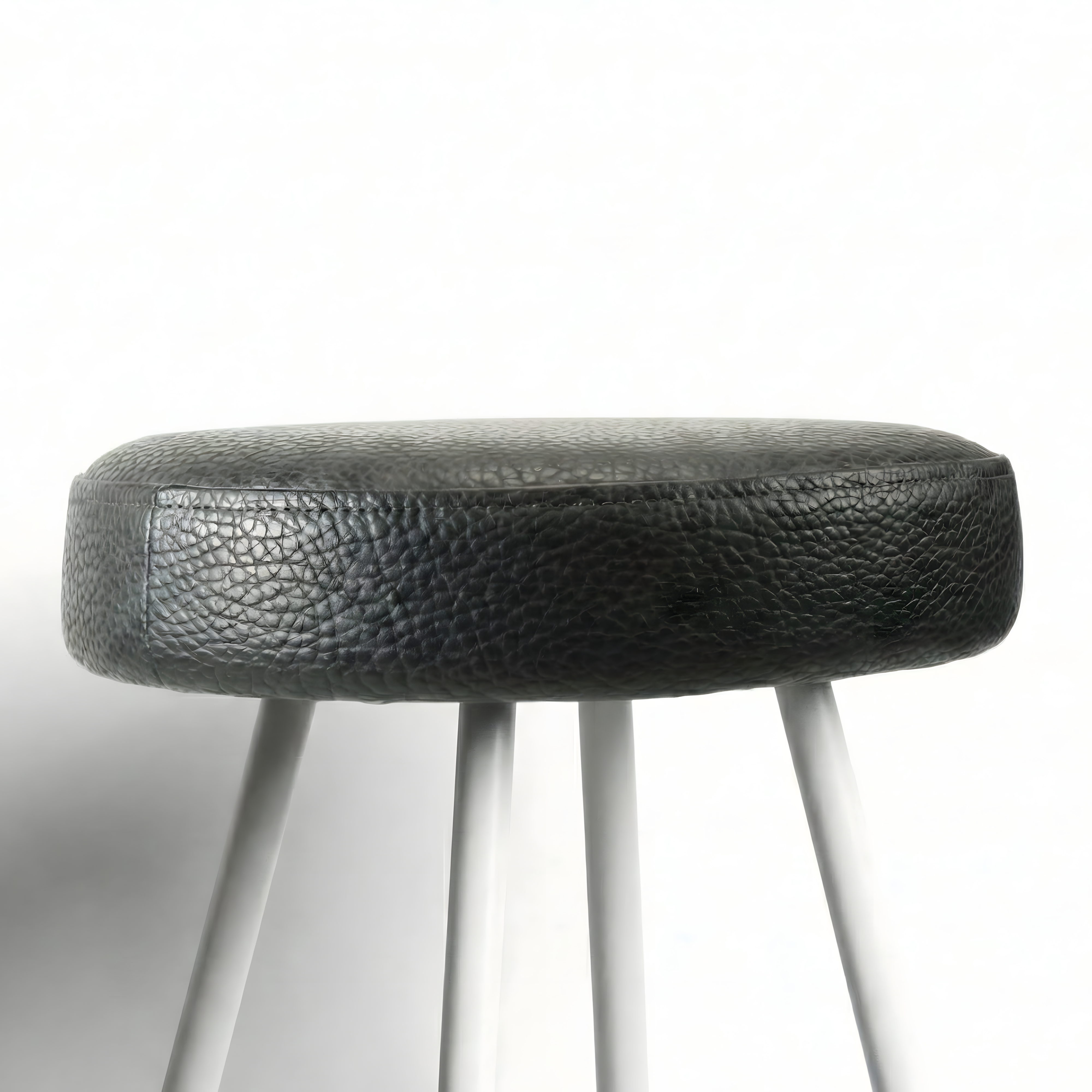 Tabure Deri Döşemeli Siyah Beyaz Metal Ayaklı – 55cm