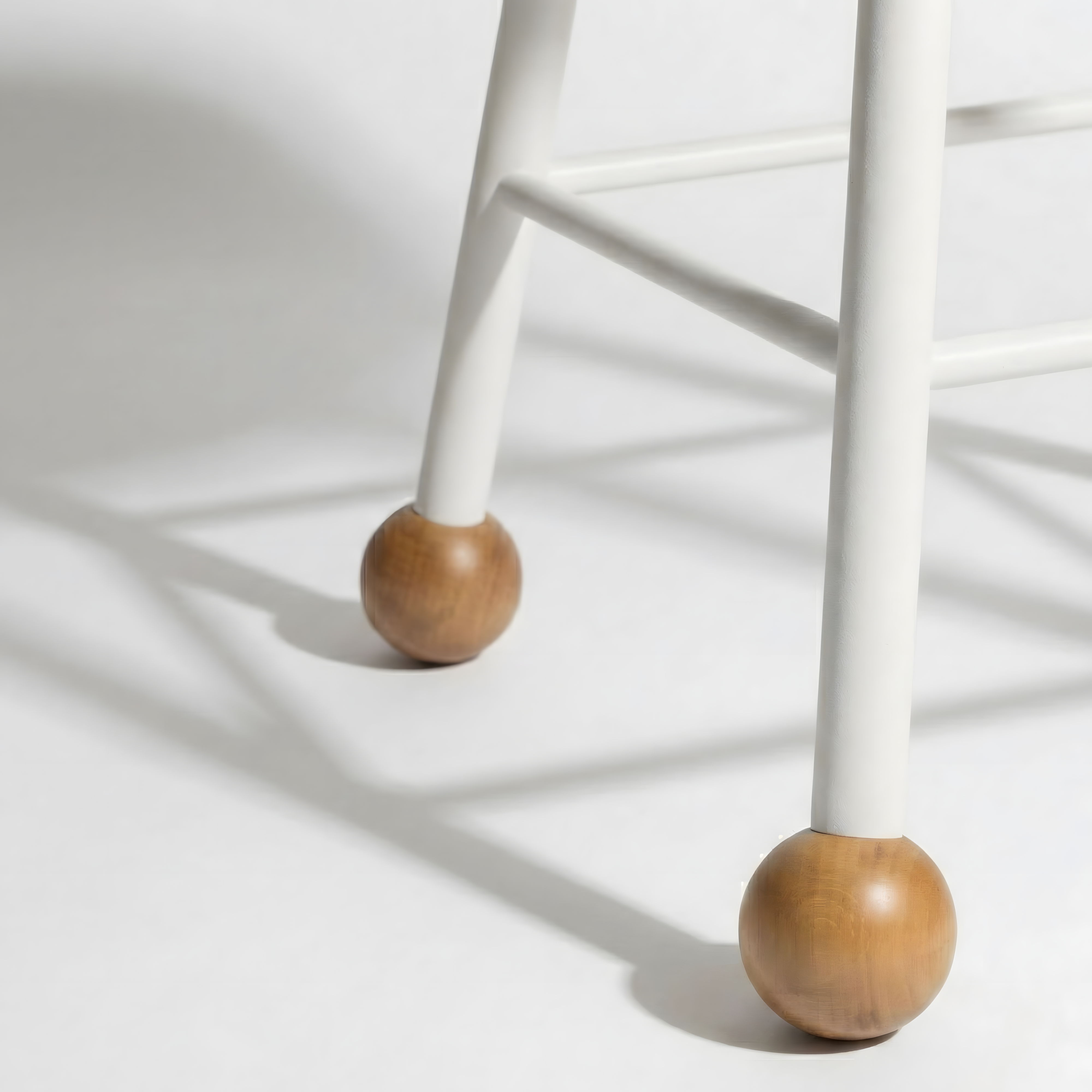 Tabure Ahşap Beyaz Metal Ayaklı – 47cm