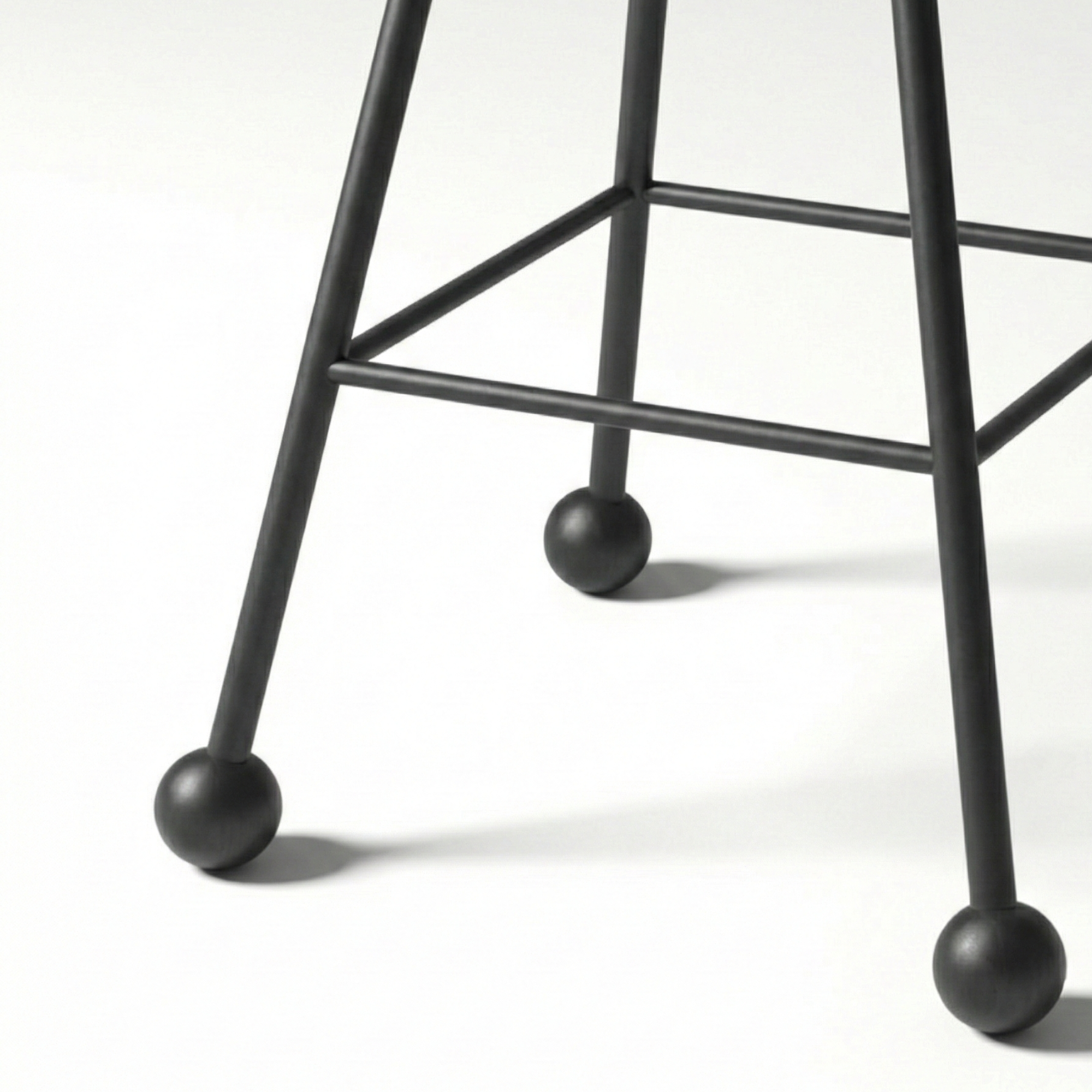 Bar Taburesi Deri Döşemeli Simsiyah Metal Ayaklı – 75cm