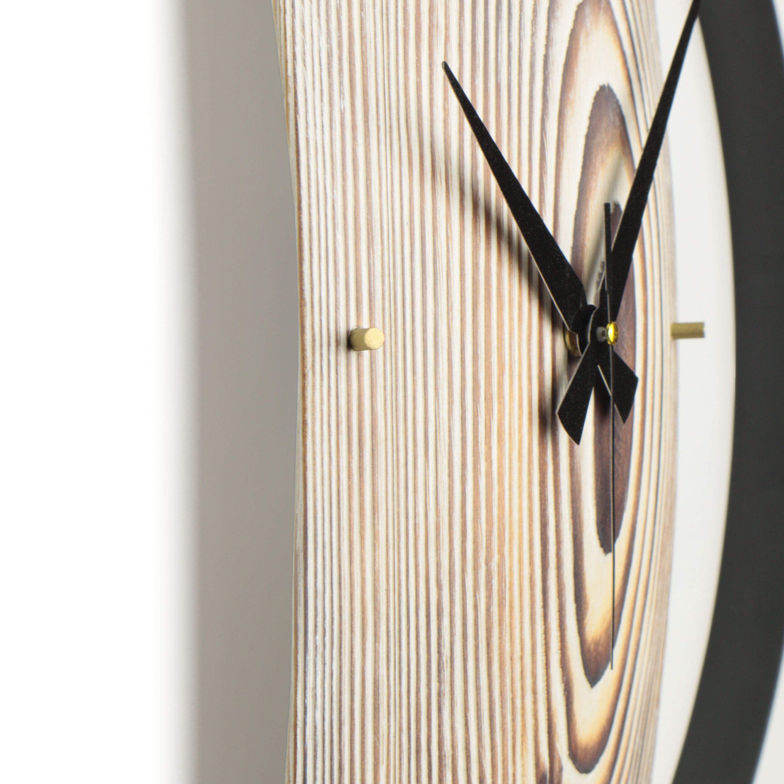 Duvar Saati Köknar Ağacı Eskitme Bombeli Metal Çemberli  – Ø48cm