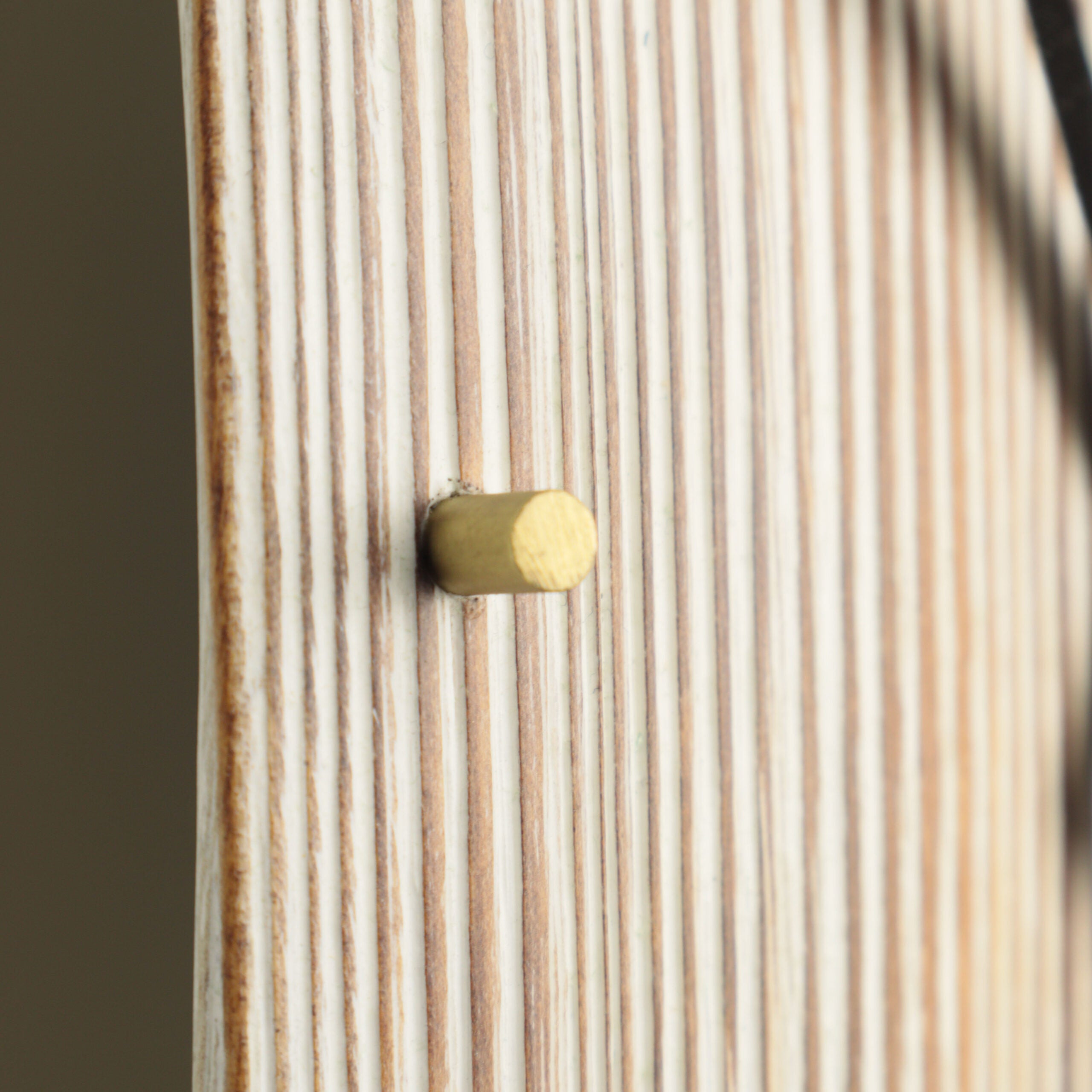 Duvar Saati Köknar Ağacı Eskitme Bombeli Metal Çemberli  – Ø48cm