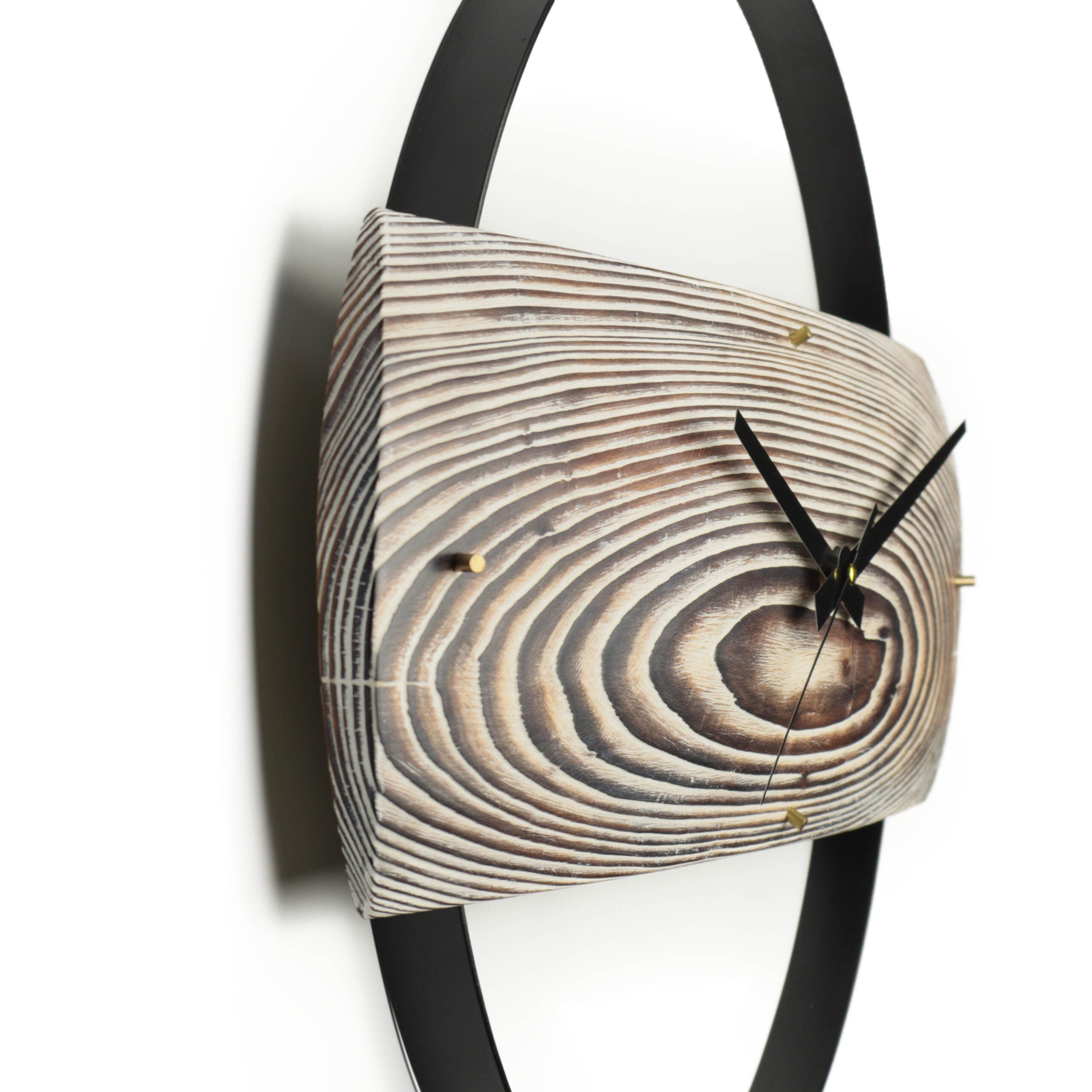 Duvar Saati Köknar Ağacı Eskitme Bombeli Metal Çemberli  – Ø48cm