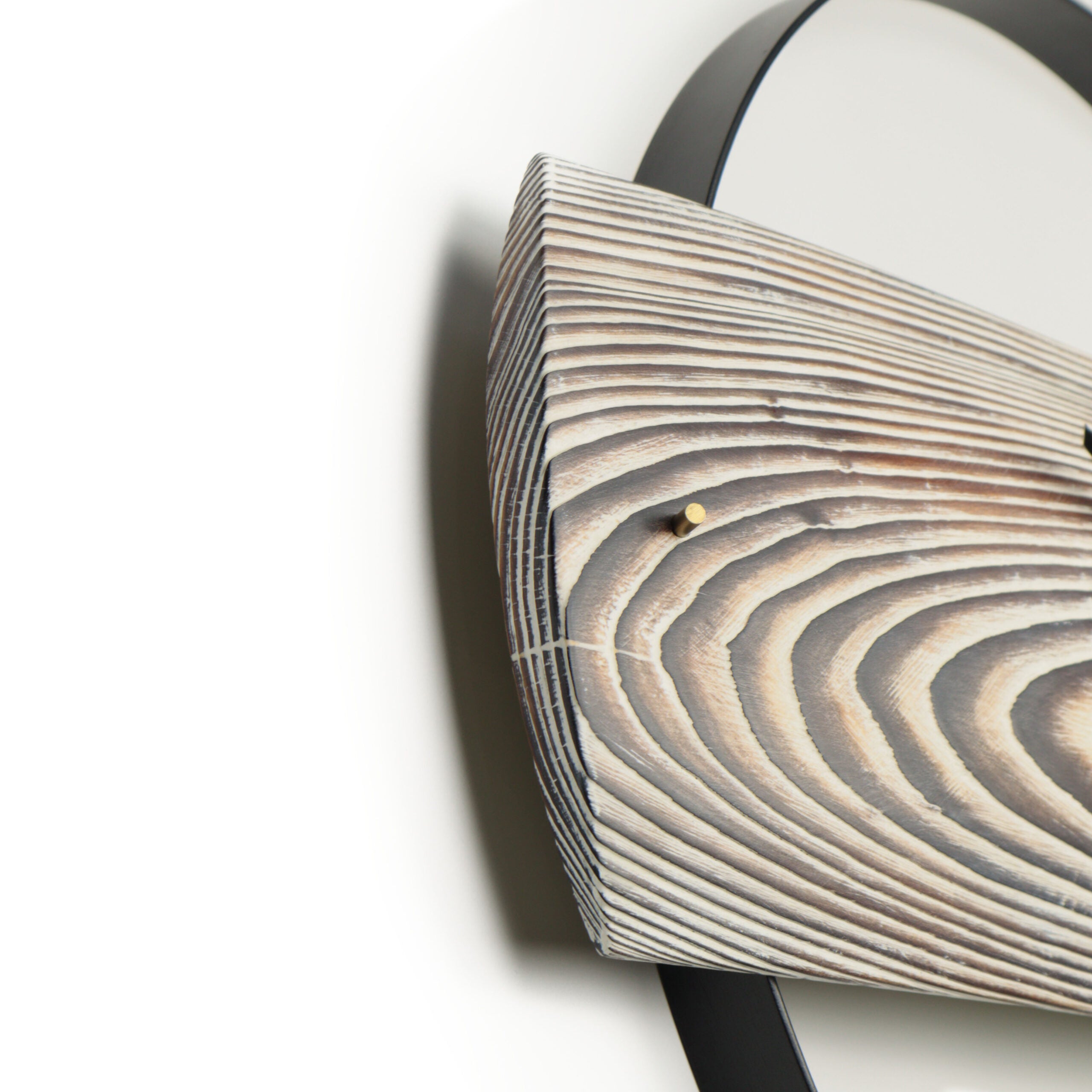 Duvar Saati Köknar Ağacı Eskitme Bombeli Metal Çemberli  – Ø48cm