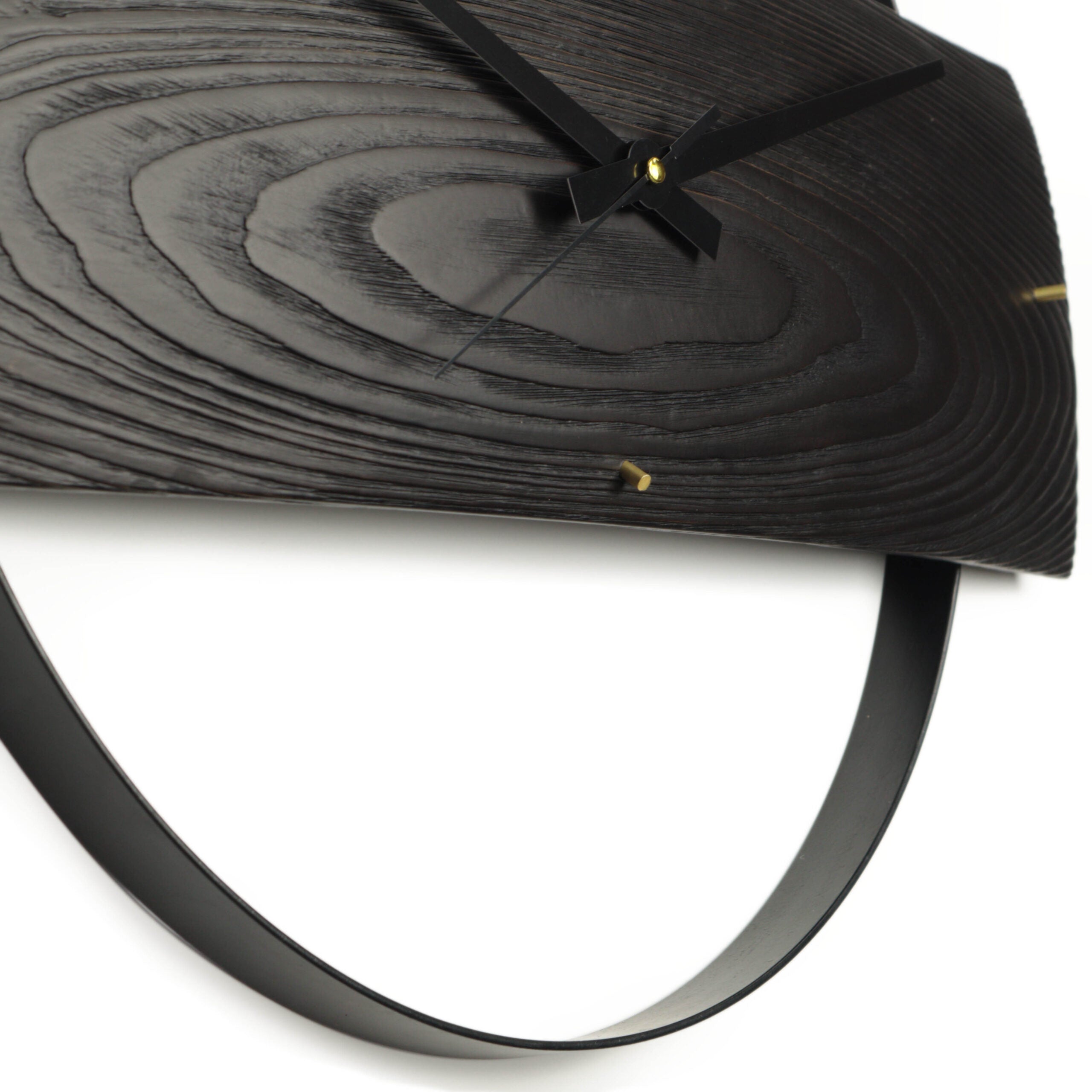 Duvar Saati Köknar Ağacı Siyah Bombeli Metal Çemberli  – Ø48cm