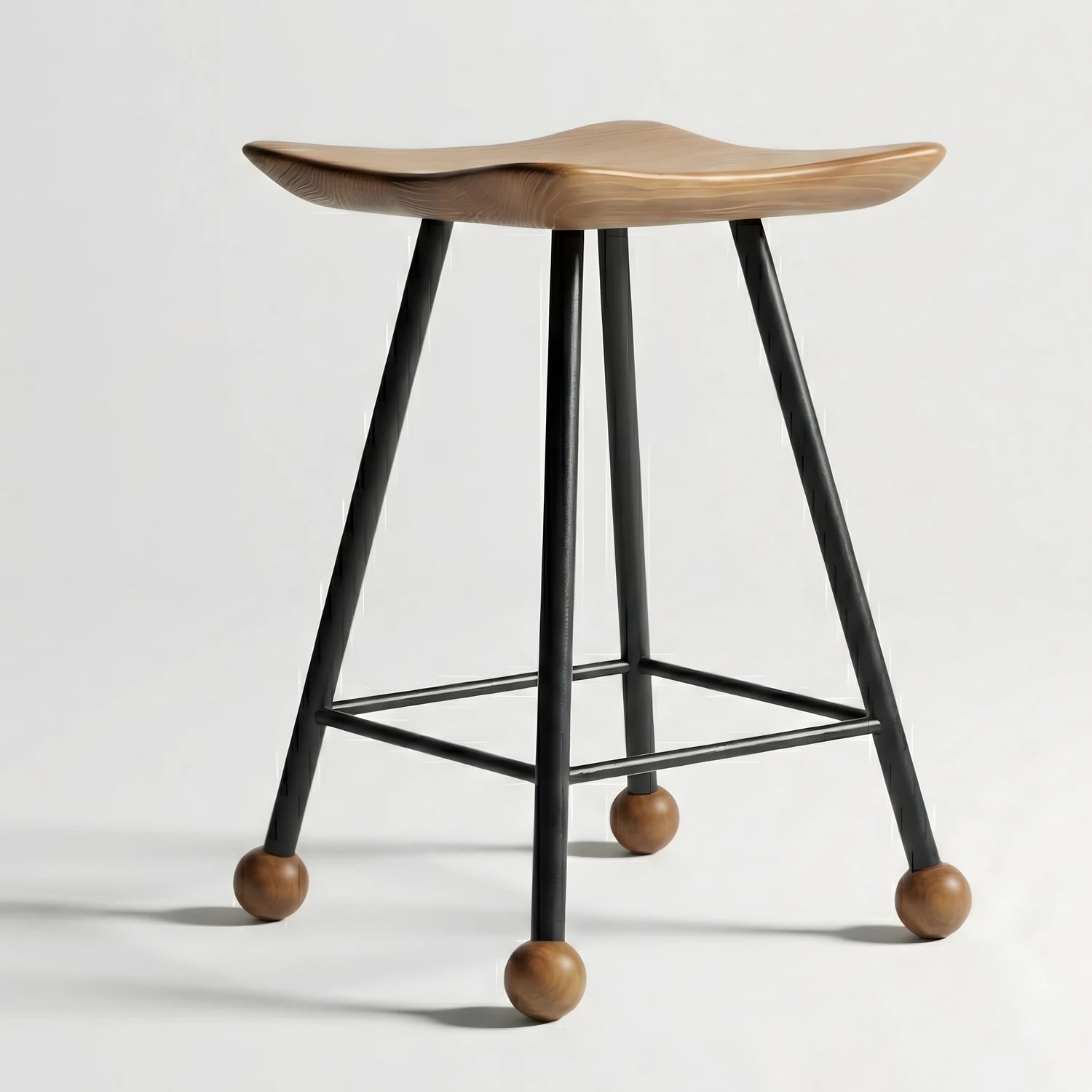 19 mm boru demir ve dolu atkı demiri ile güçlendirilmiş sağlam siyah metal tabure iskeleti.