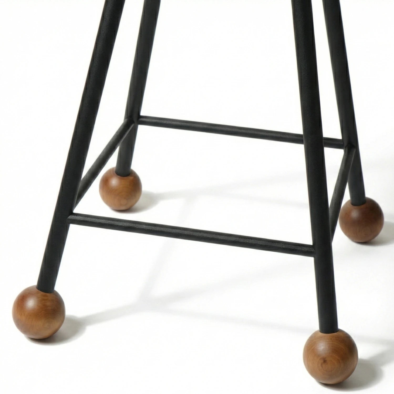 Loft makyaj taburesi 55 cm siyah metal ayak yandan görünüm köknar üst tabla