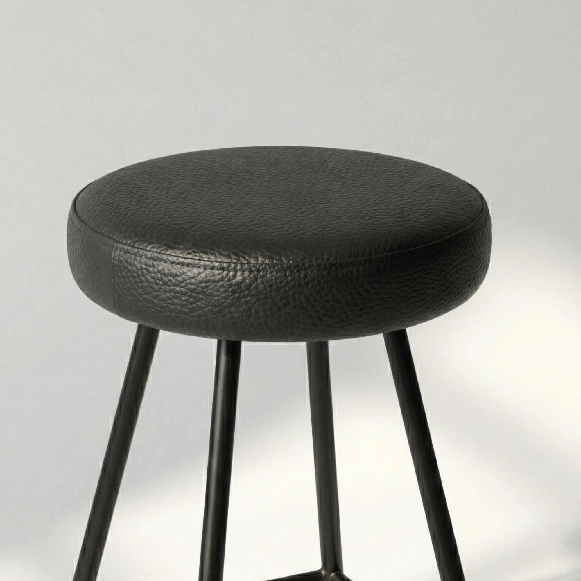 Tabure Deri Döşemeli Siyah Metal Ayaklı – 55cm