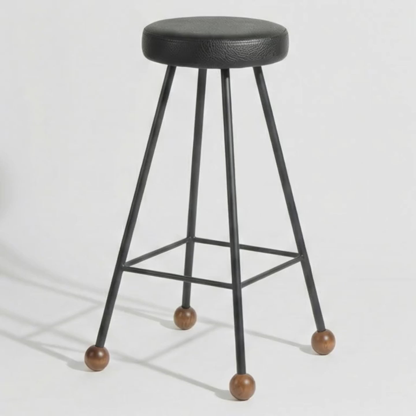 Bar Taburesi Deri Döşemeli Siyah Metal Ayaklı – 75cm