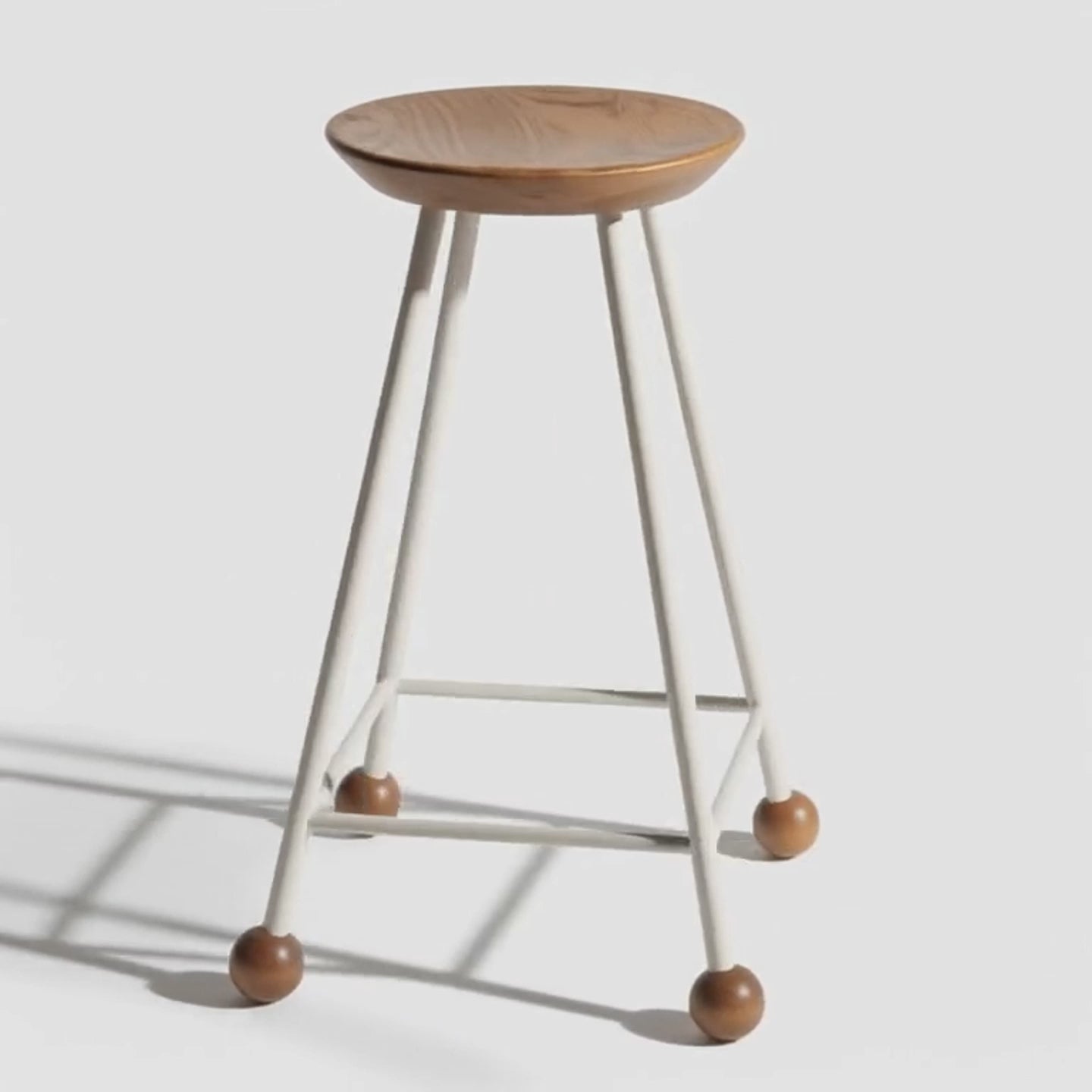 Bar Taburesi Ahşap Beyaz Metal Ayaklı – 65cm